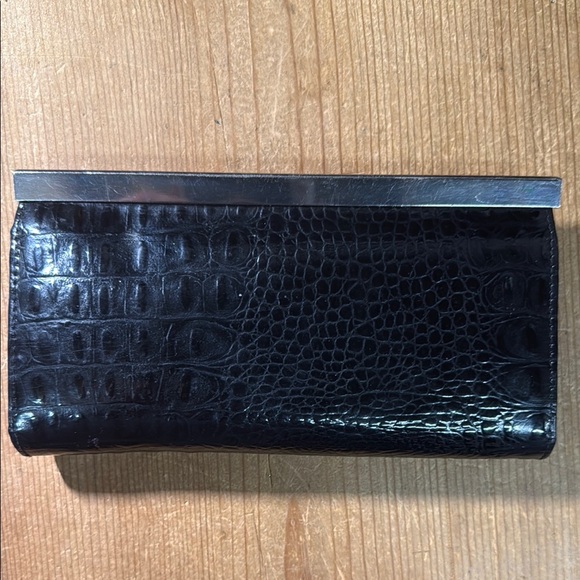 47 Maple Black Crocodile Texture Wallet with Silver Clasp - Picture 3 of 7
